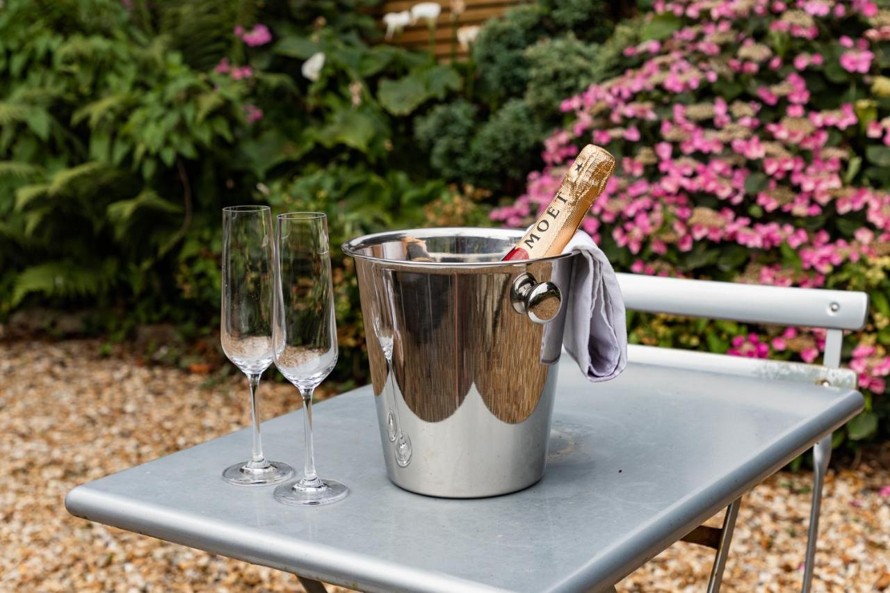 1 Chatsworth Riverscape Apartments - Riverview Apartment In Great Location With Free Parking Overlooking The Gannel Just A Short Walk From Newquays Incredible Beaches And Local Amenities Newquay  Luaran gambar