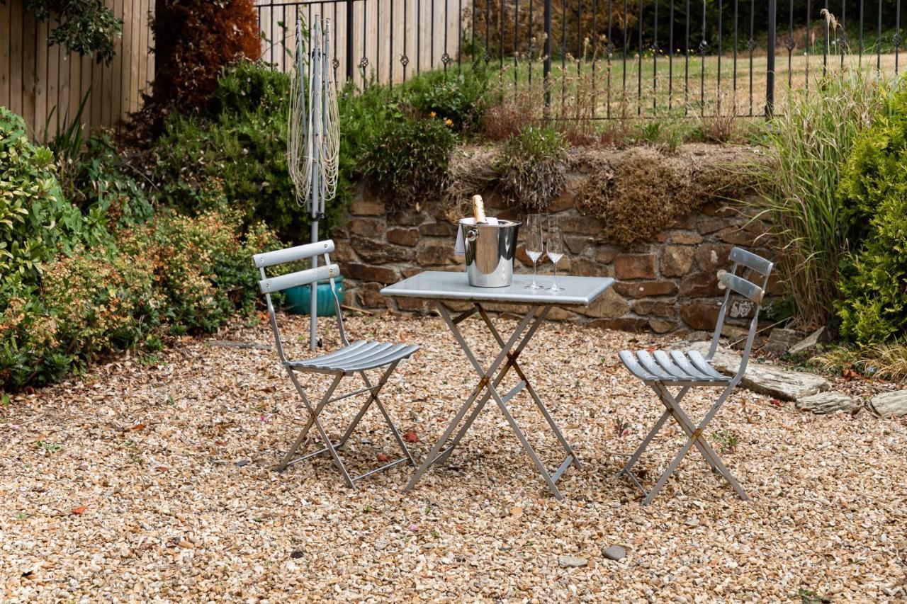 1 Chatsworth Riverscape Apartments - Riverview Apartment In Great Location With Free Parking Overlooking The Gannel Just A Short Walk From Newquays Incredible Beaches And Local Amenities Newquay  Luaran gambar