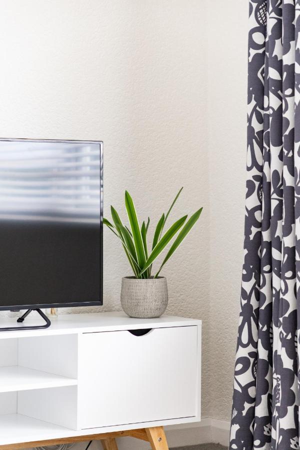 1 Chatsworth Riverscape Apartments - Riverview Apartment In Great Location With Free Parking Overlooking The Gannel Just A Short Walk From Newquays Incredible Beaches And Local Amenities Newquay  Luaran gambar