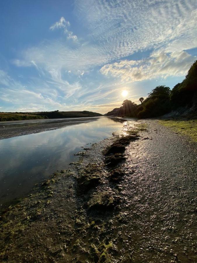 1 Chatsworth Riverscape Apartments - Riverview Apartment In Great Location With Free Parking Overlooking The Gannel Just A Short Walk From Newquays Incredible Beaches And Local Amenities Newquay  Luaran gambar