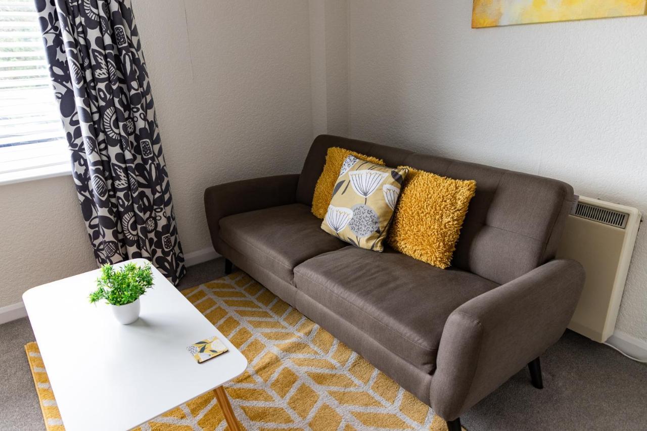 1 Chatsworth Riverscape Apartments - Riverview Apartment In Great Location With Free Parking Overlooking The Gannel Just A Short Walk From Newquays Incredible Beaches And Local Amenities Newquay  Luaran gambar