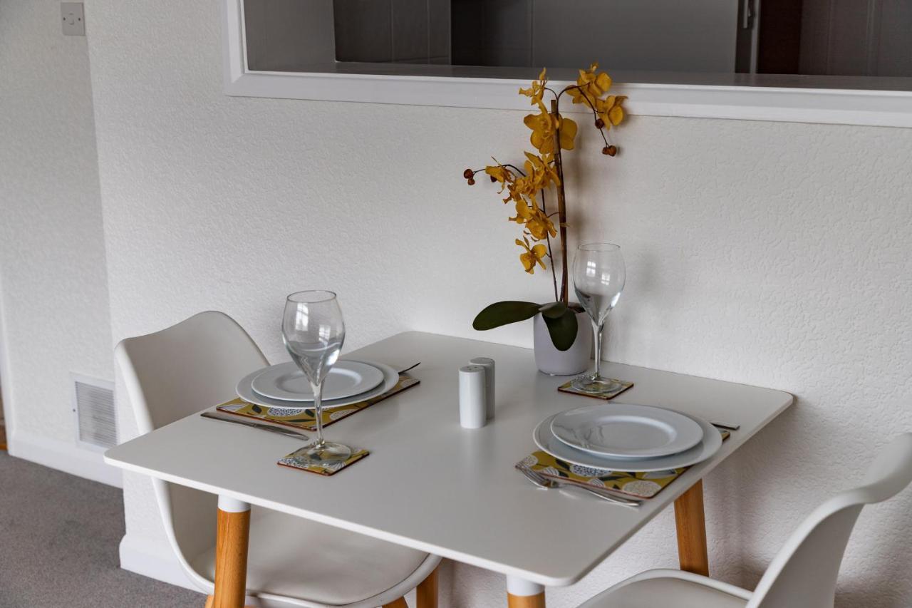 1 Chatsworth Riverscape Apartments - Riverview Apartment In Great Location With Free Parking Overlooking The Gannel Just A Short Walk From Newquays Incredible Beaches And Local Amenities Newquay  Luaran gambar