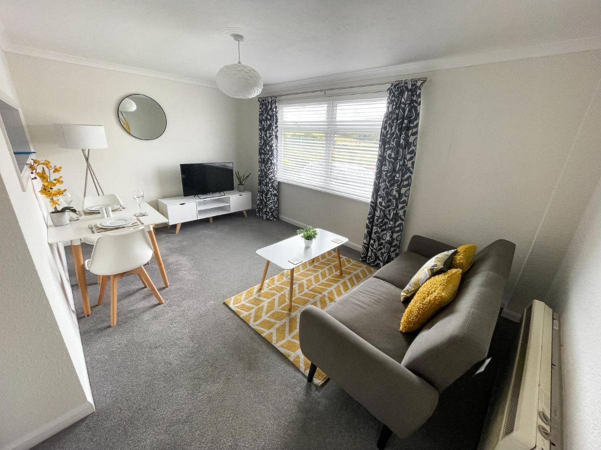 1 Chatsworth Riverscape Apartments - Riverview Apartment In Great Location With Free Parking Overlooking The Gannel Just A Short Walk From Newquays Incredible Beaches And Local Amenities Newquay  Luaran gambar