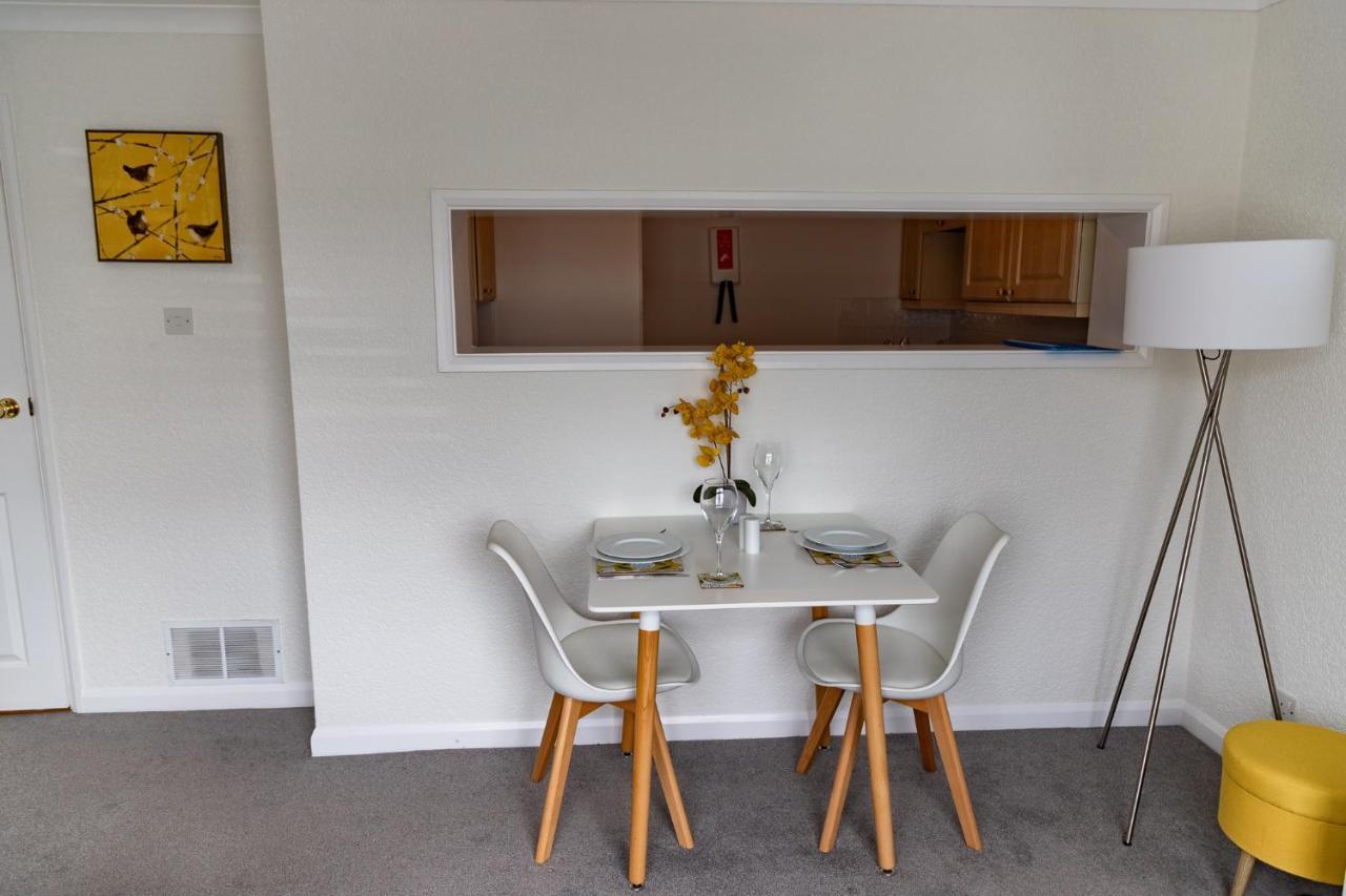 1 Chatsworth Riverscape Apartments - Riverview Apartment In Great Location With Free Parking Overlooking The Gannel Just A Short Walk From Newquays Incredible Beaches And Local Amenities Newquay  Luaran gambar