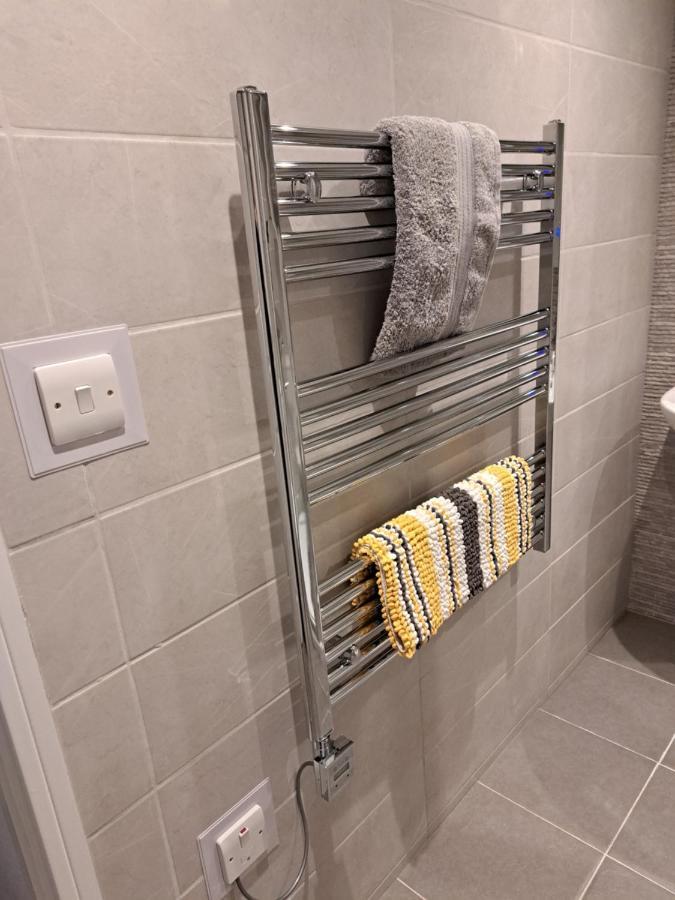 1 Chatsworth Riverscape Apartments - Riverview Apartment In Great Location With Free Parking Overlooking The Gannel Just A Short Walk From Newquays Incredible Beaches And Local Amenities Newquay  Luaran gambar